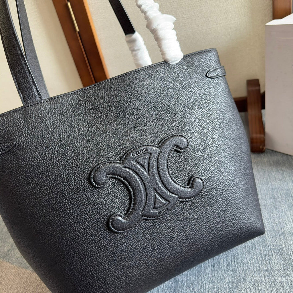 CELINE SMALL CABAS ANA脧S CUIR TRIOMPHE 28 IN BLACK GRAINED CALFSKIN