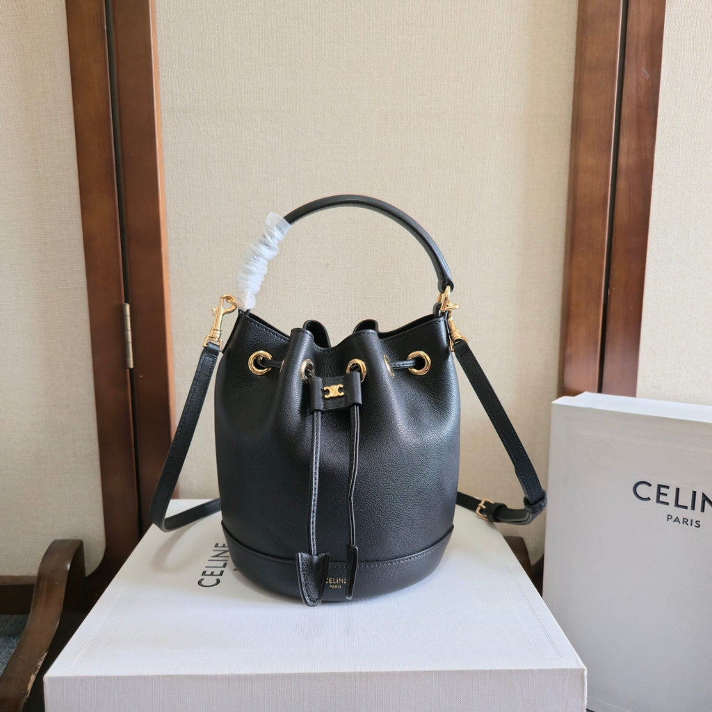 CELINE 25S CLARA BAG 19 IN BLACK CALFSKIN GOLD HARDWARE