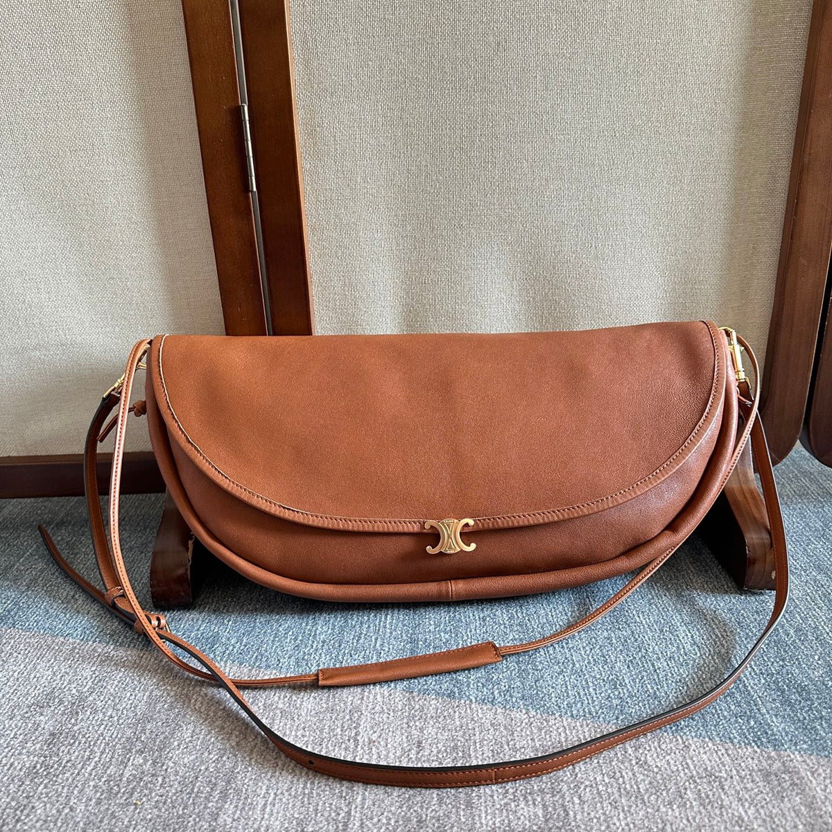 CELINE 25S HALFMOON SOFT TRIOMPHE BAG 46MM IN TAN BROWN SUPPLE SHINY LAMBSKIN