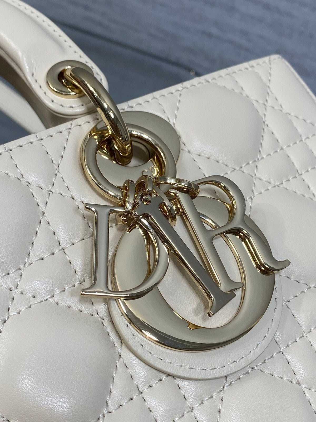 DIOR 25S MEDIUM LADY D-JOY 26 IN BEIGE LAMBSKIN GOLD HARDWRE