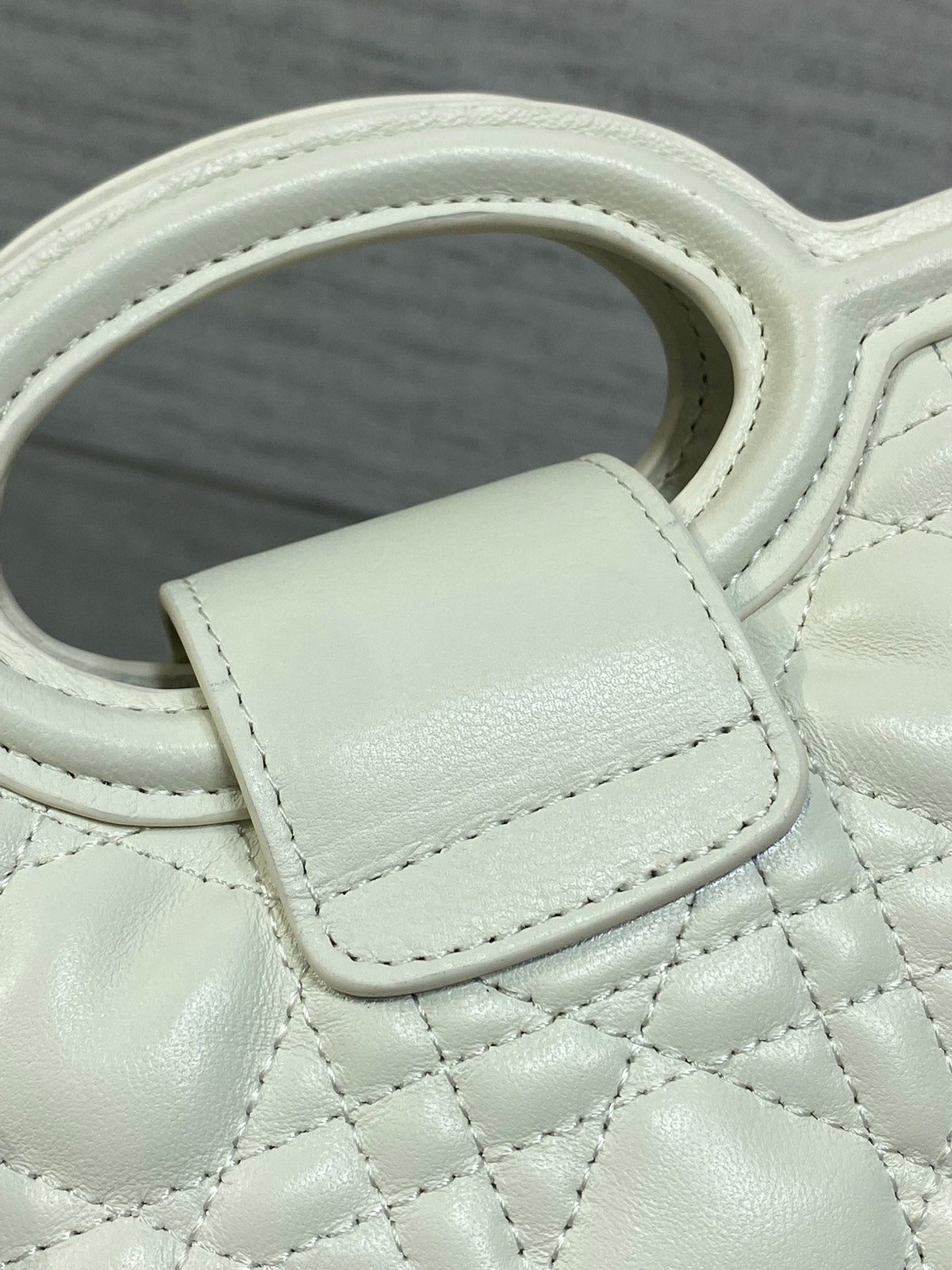 DIOR 25S JOLIE TOP HANDLE MINI BAG 18 IN WHITE CALFSKIN GOLD HARDWRE