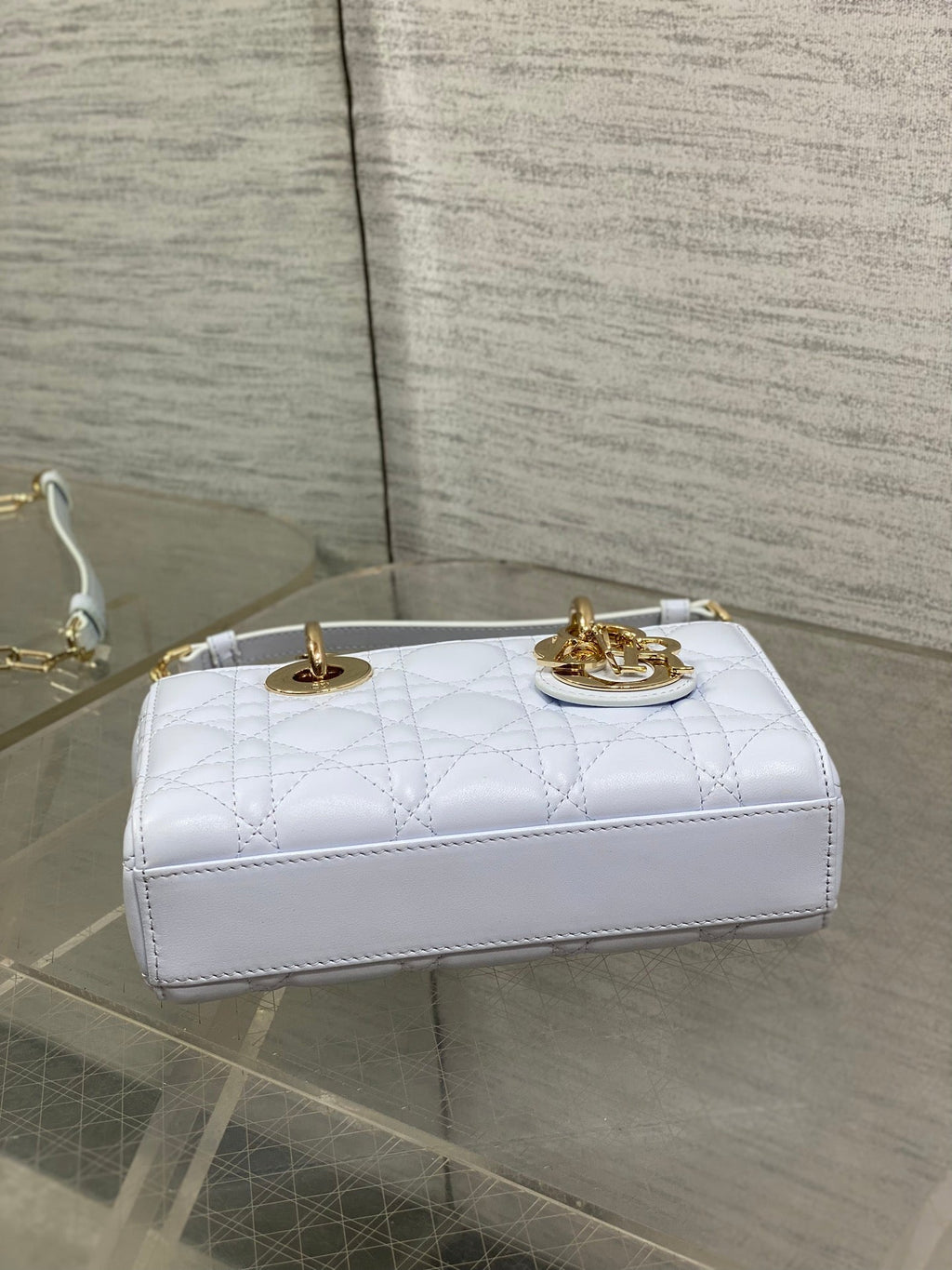 DIOR 25S SMALL LADY D鈥慗OY BAG 19 IN LIGHT BLUE CANNAGE CALFSKIN GOLD HARDWRE