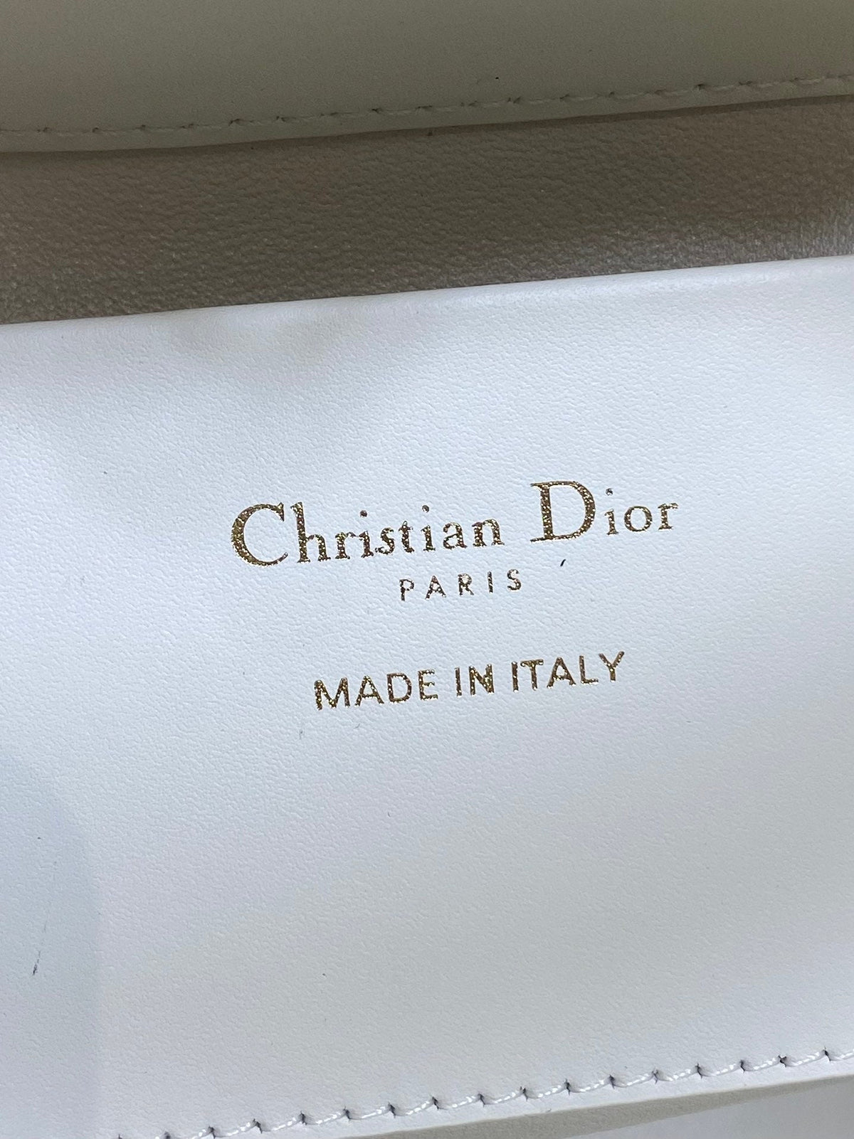 DIOR 25S TOUJOURS VERTICAL TOTE BAG 18 IN IVORY CALFSKIN WITH CHARM BRACELET STRAP