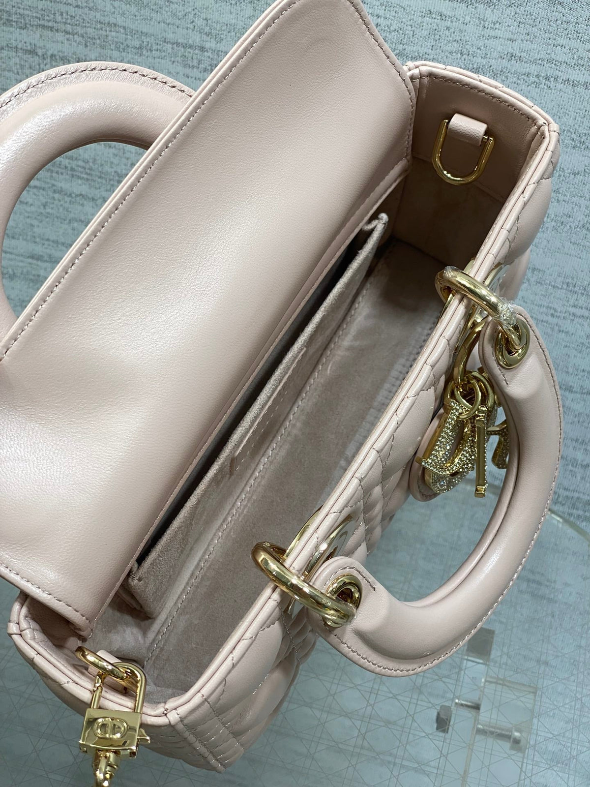 DIOR 25S SMALL LADY D鈥慗OY BAG 22 IN BABY PINK CALFSKIN GOLD HARDWRE