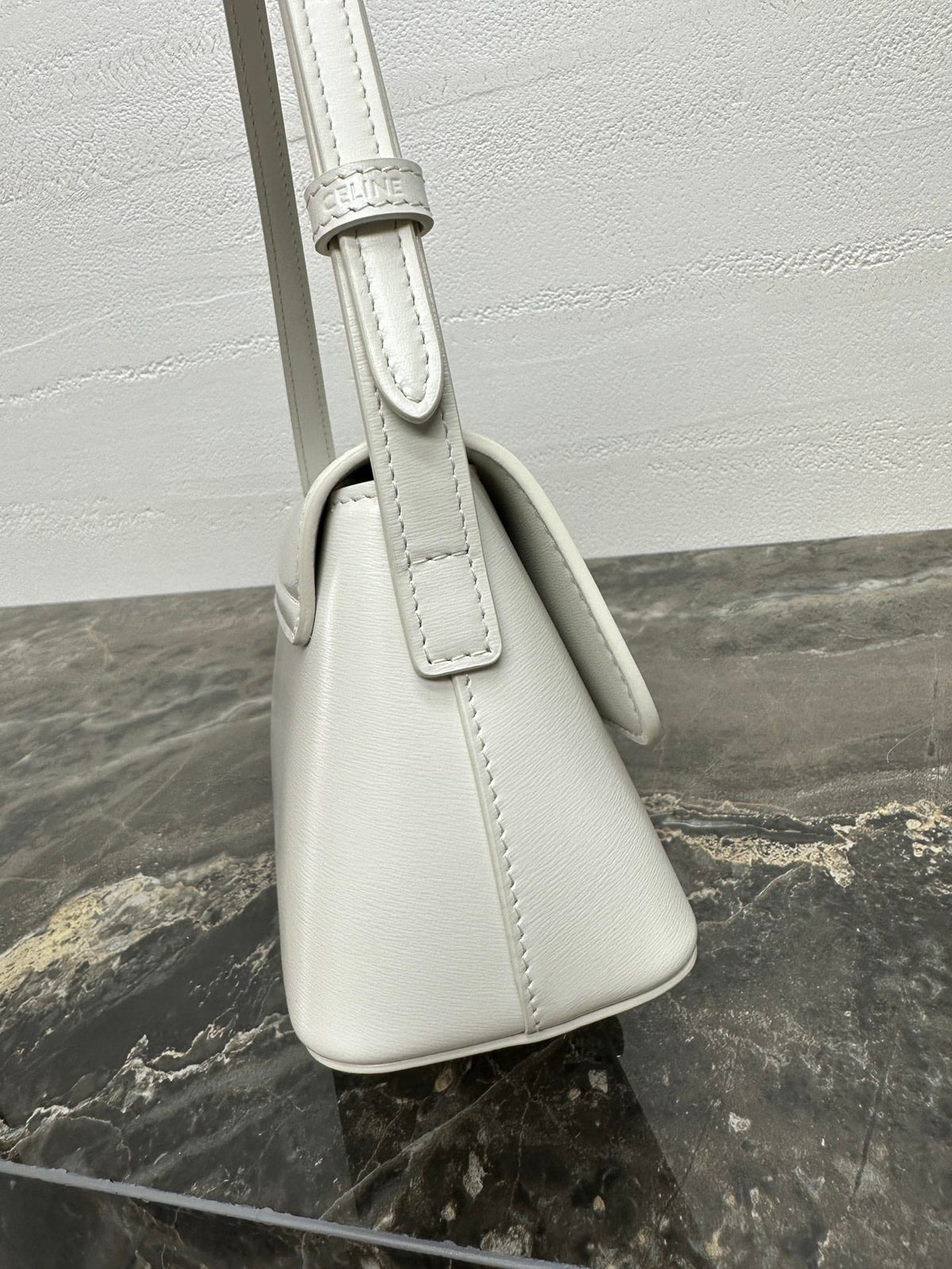 CELINE 25S TRIOMPHE BAG 24 IN WHITE SHINY CALFSKIN