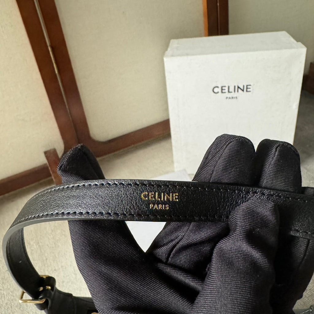 CELINE SMALL HELO脧SE BAG CUIR 22 IN BLACK CALFSKIN EMBOSSED LOGO