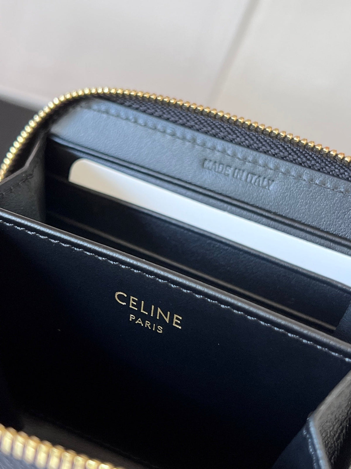 CELINE 25S TRIOMPHE COMPACT ZIPPED WALLET 11 IN BLACK CALFSKIN GOLD HARDWARE
