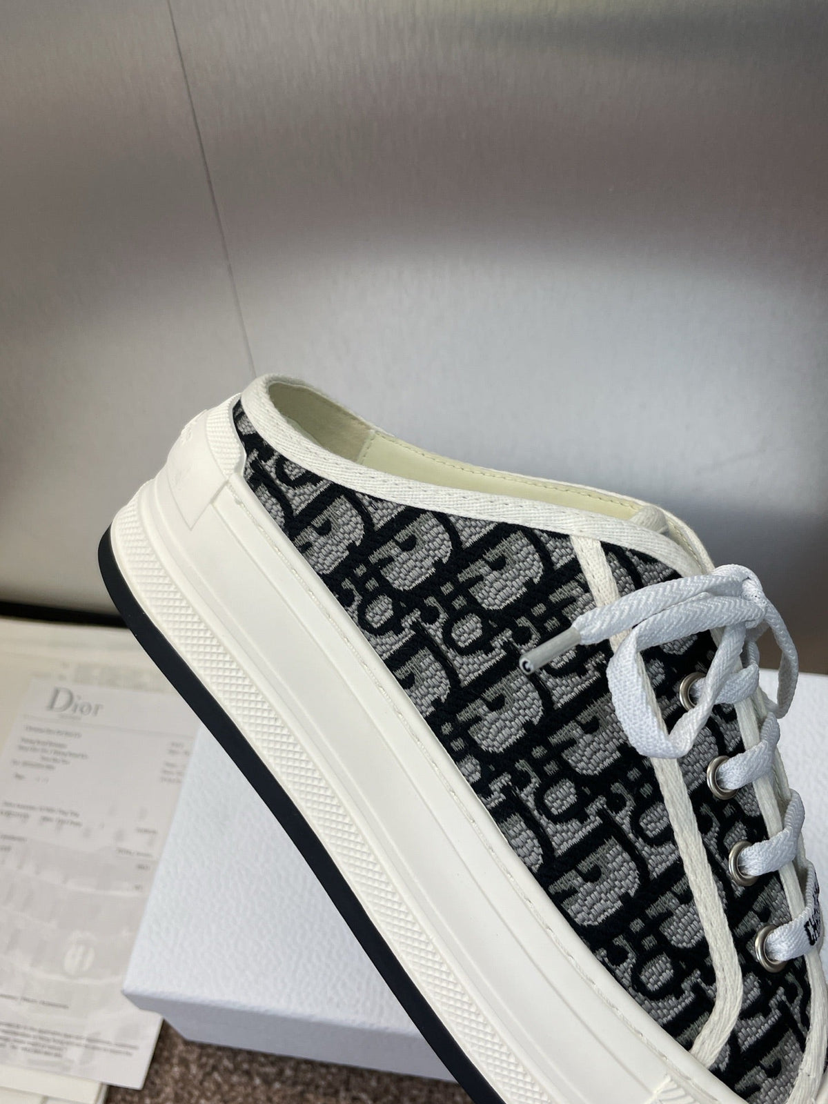 DIOR 25S WALK'N' SNEAKER IN BLACK WHITE OBLIQUE EMBROIDERED COTTON