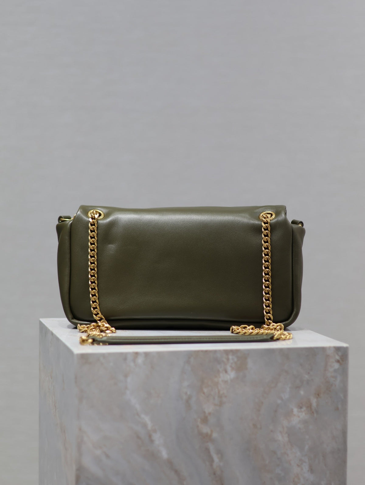 CALYPSO CHAIN BAG 26 IN ARMY GREEN SMOOTH LAMBSKIN
